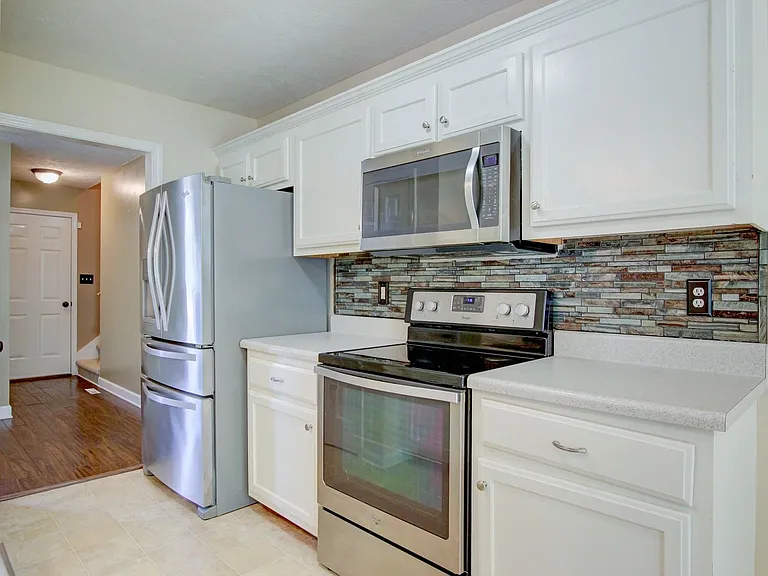 3729 Kendra Ct N — Photo 16