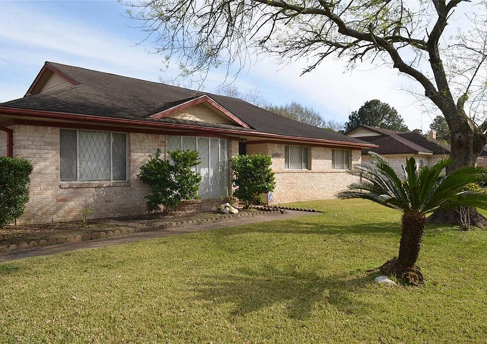 1st image of 15115 Carol Chase Cir