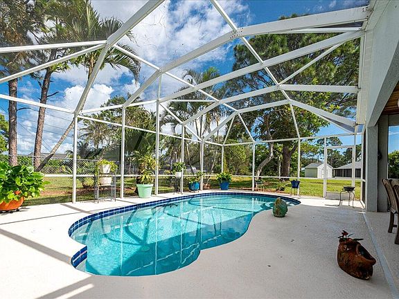 5th image of 2155 SE Broward Terrace