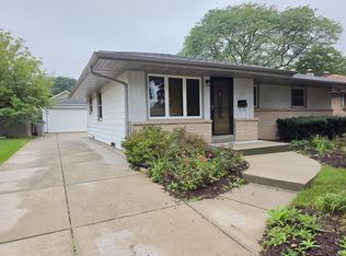7827 W Eden Pl, Milwaukee, WI 53220