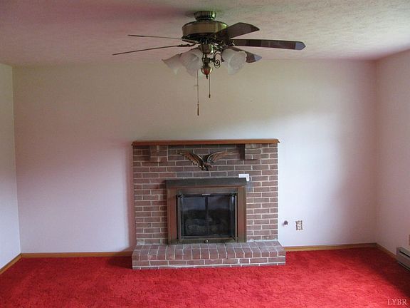 3rd image of 250 Pinecrest Dr