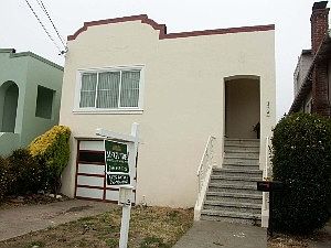 3rd image of 374 Staples Ave