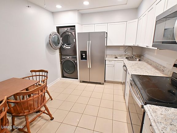 3rd image of 1600 Gardiner Ln APT 106
