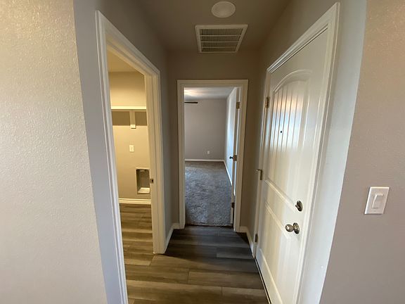 3rd image of 1333 Alexandra Park Ln