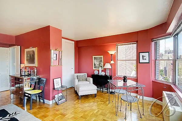 Sold by Bellmarc Realty | media 5