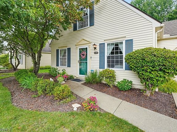 3rd image of 131 Marwyck Place Ln