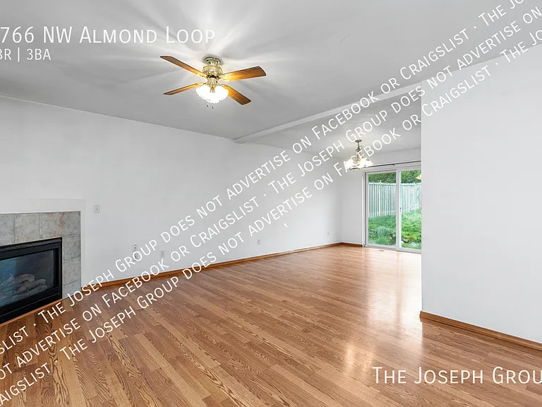 1766 NW Almond Loop — Photo 2