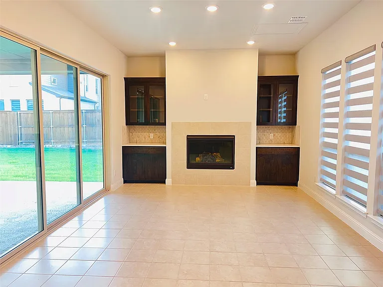 6825 Entwistle Rd — Photo 5