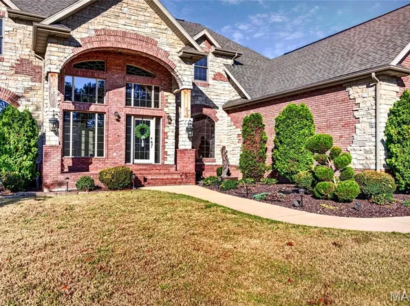 2421 Candlebark Ln, Lebanon, MO 65536