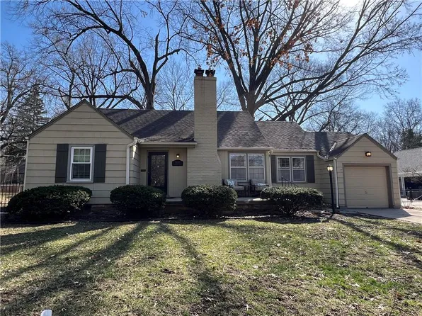 8025 Meadow Ln, Leawood, KS 66206