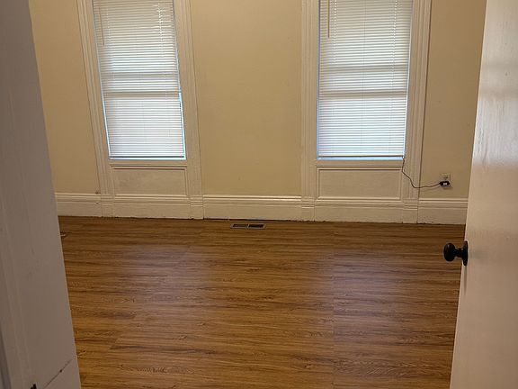 3rd image of 159 Black Rock Ave #1