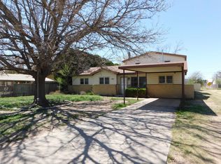 1712 N Beaver St, Guymon, OK 73942