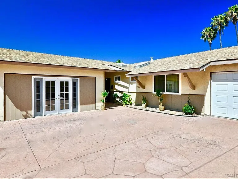 5574 Camber Dr — Photo 2