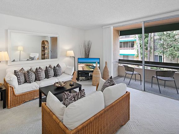2nd image of 6455 La Jolla Blvd Unit 223