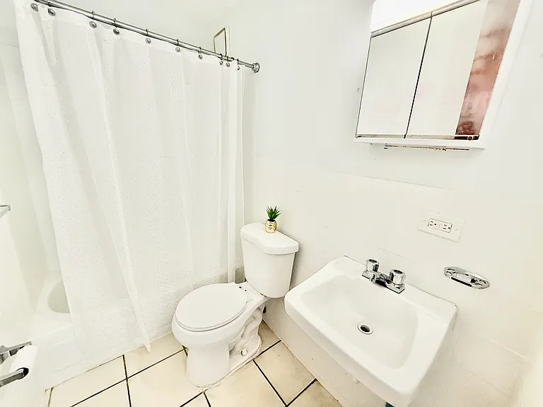1 Laguna #C24 — Photo 19