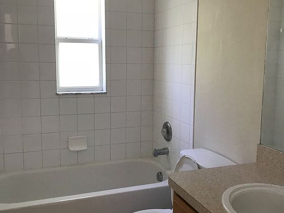 4th image of 14910 Abair St