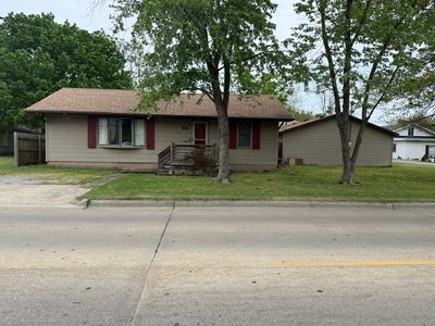 24 W Sloan St, Harrisburg, IL, 62946