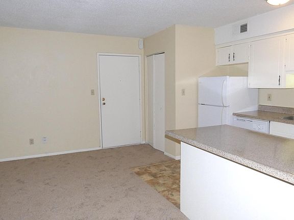 4th image of 9807 Cherry St #3