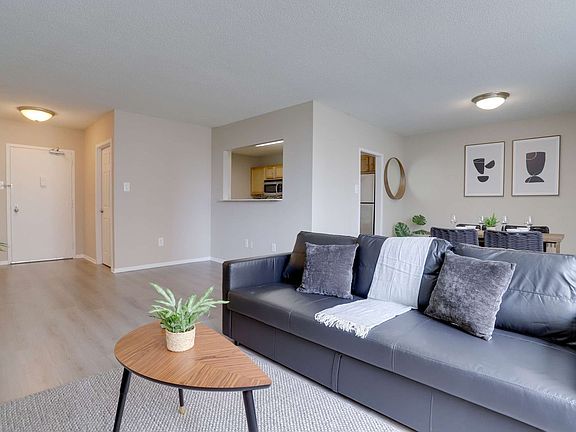 3rd image of 1201 S Bell St Floor 5-ID1022378P