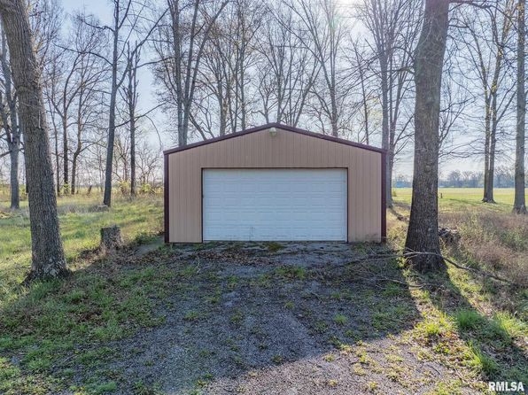 507 E 12th St, Sandoval, IL 62882