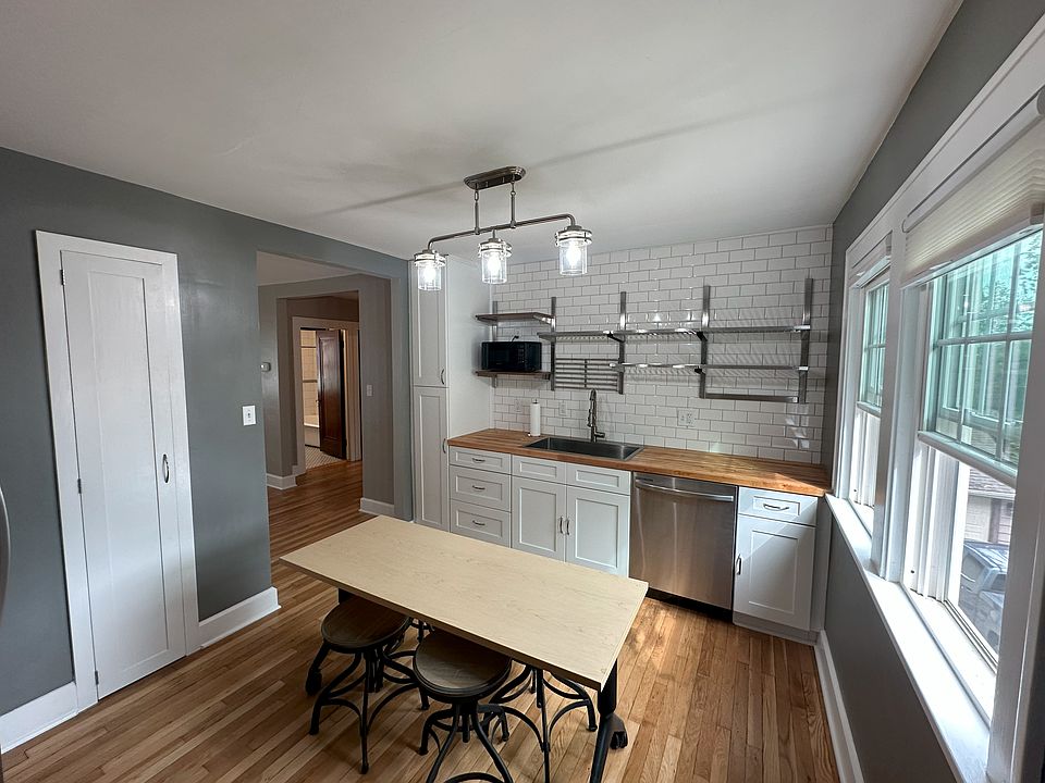 1st image of 17220 Fernshaw Ave #2