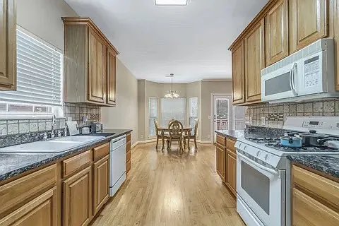 6625 Ascot Dr — Photo 27