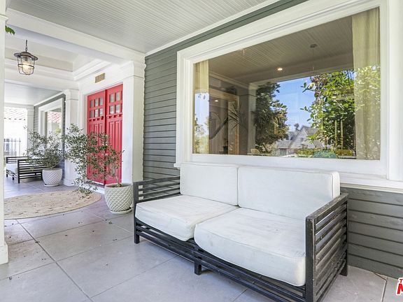 4th image of 2049 N Berendo St