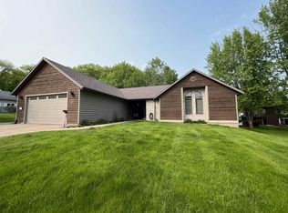 302 Jones Dr, Rothschild, WI 54474