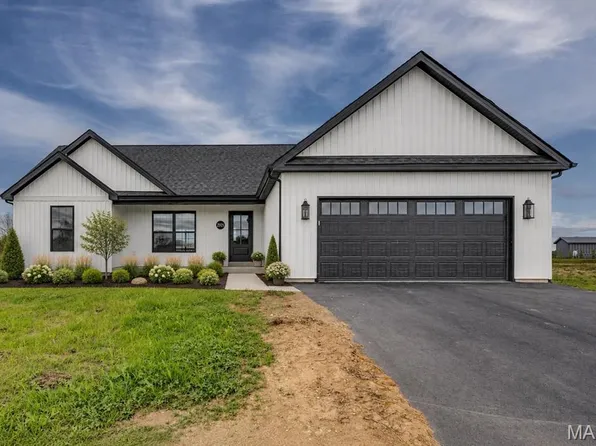 2921 Christina Ct, Farmington, MO 63640