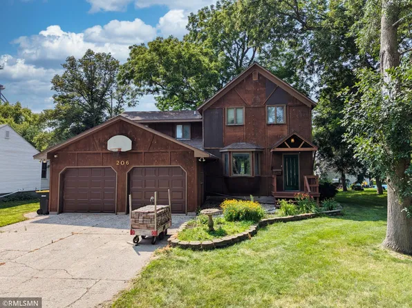 206 N 7th St, Olivia, MN 56277