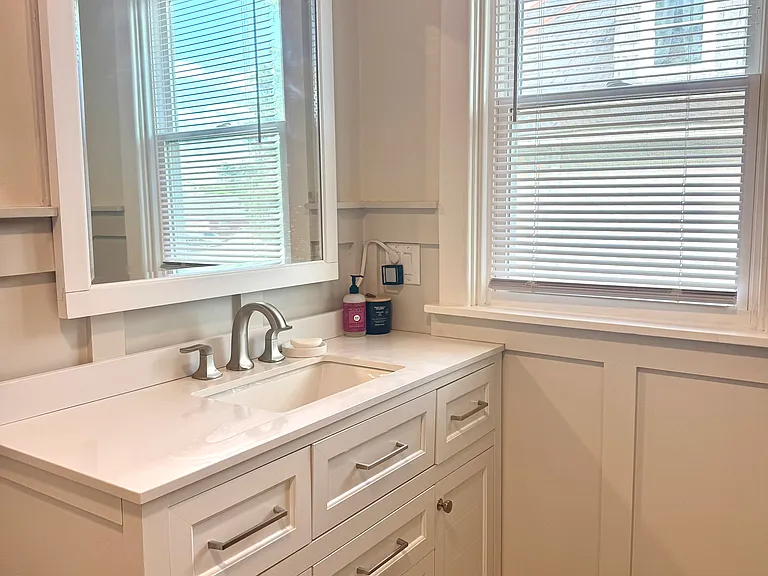 3204 Lincoln Hwy E — Photo 2