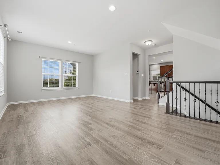 202 Pointe View Dr — Photo 7
