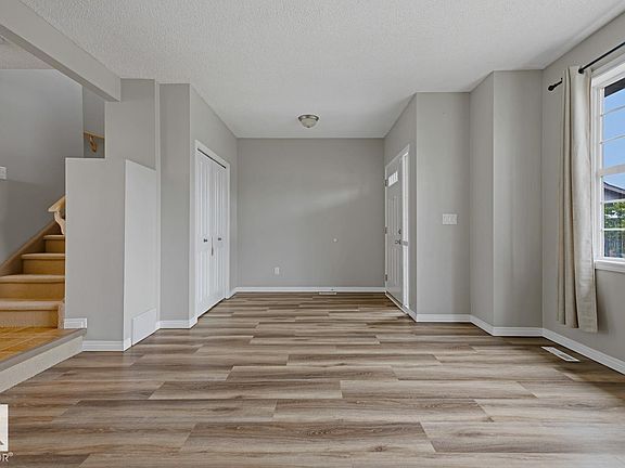 4th image of 207 Southwick Way