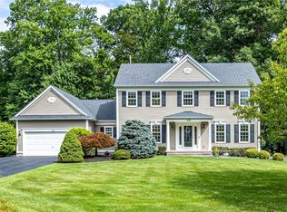 478 Sandystone Cir, Webster, NY 14580