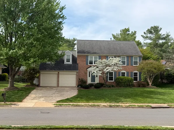 5245 Glen Meadow Rd, Centreville, VA 20120