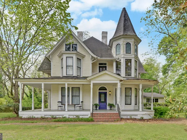252 Benson St, Hartwell, GA 30643