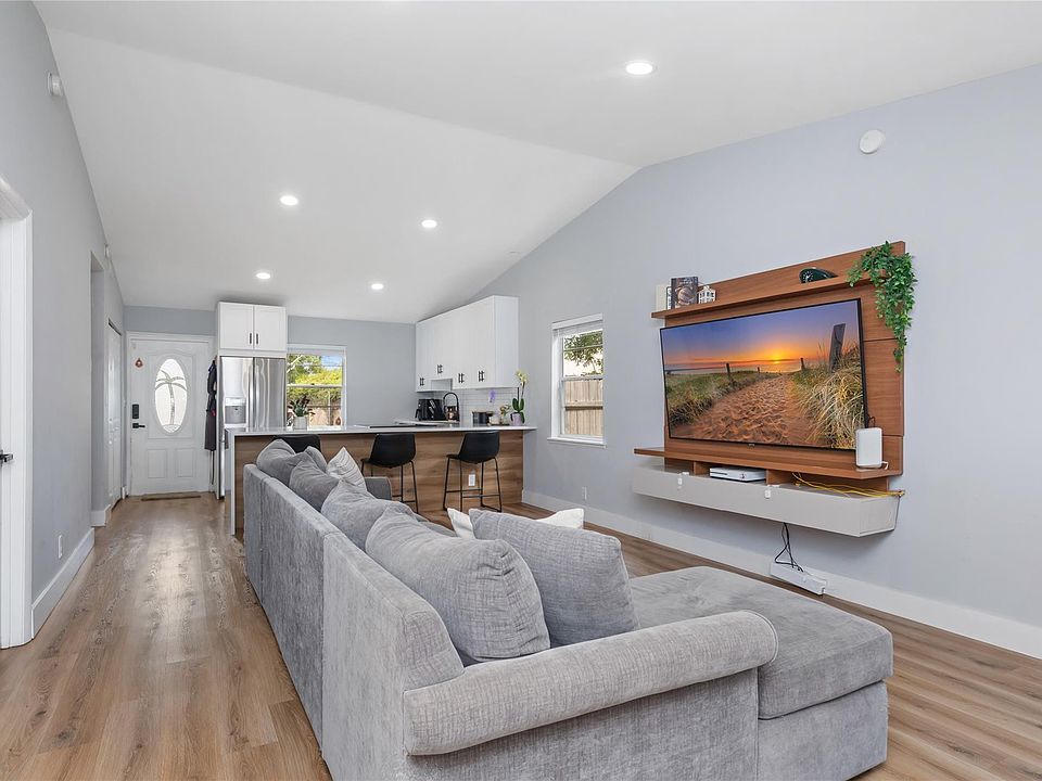 1st image of 4760 NW 6th Avenue