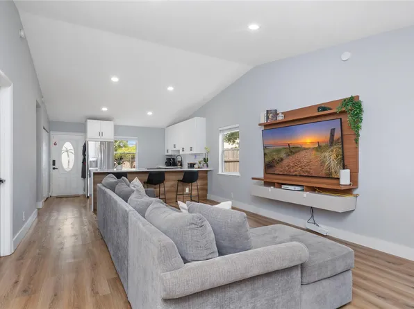 4760 NW 6th Avenue, Deerfield Beach, FL 33064