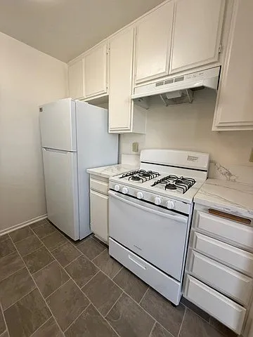 2 bed, 2.0 bath, $2,895 — Photo 3