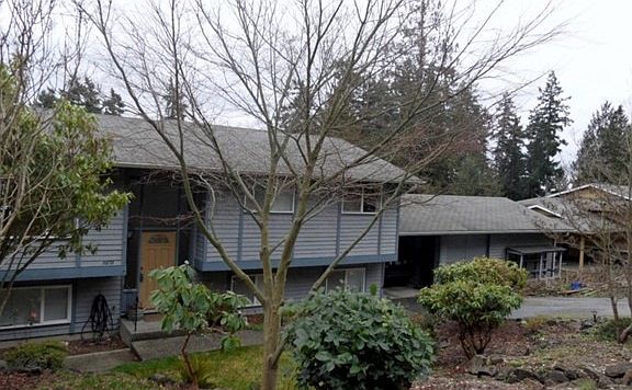 2nd image of 5878 Fern Ave NE