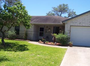 1404 8th St, Rockport, TX 78382