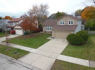 1126 Lockwood Dr, Buffalo Grove, IL 60089