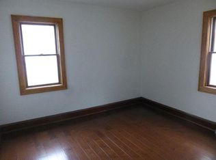 3251 S Kinnickinnic Ave, Milwaukee, WI 53207