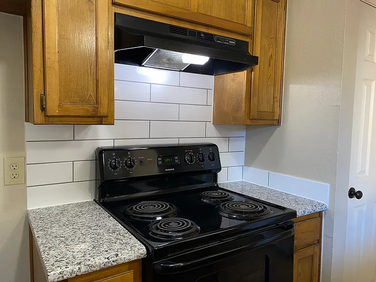 5501 Lewis Ct #6 — Photo 9