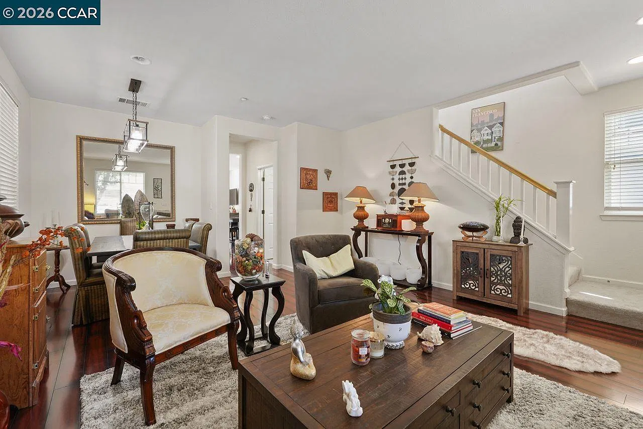 3 bed, 1884 sqft, $3,395 — Photo 4