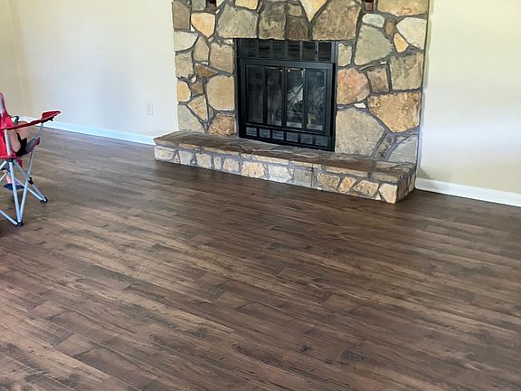 2nd image of 311 Glenwood Dr