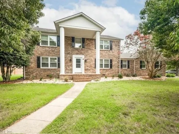 4 Canal Dr, Poquoson, VA 23662