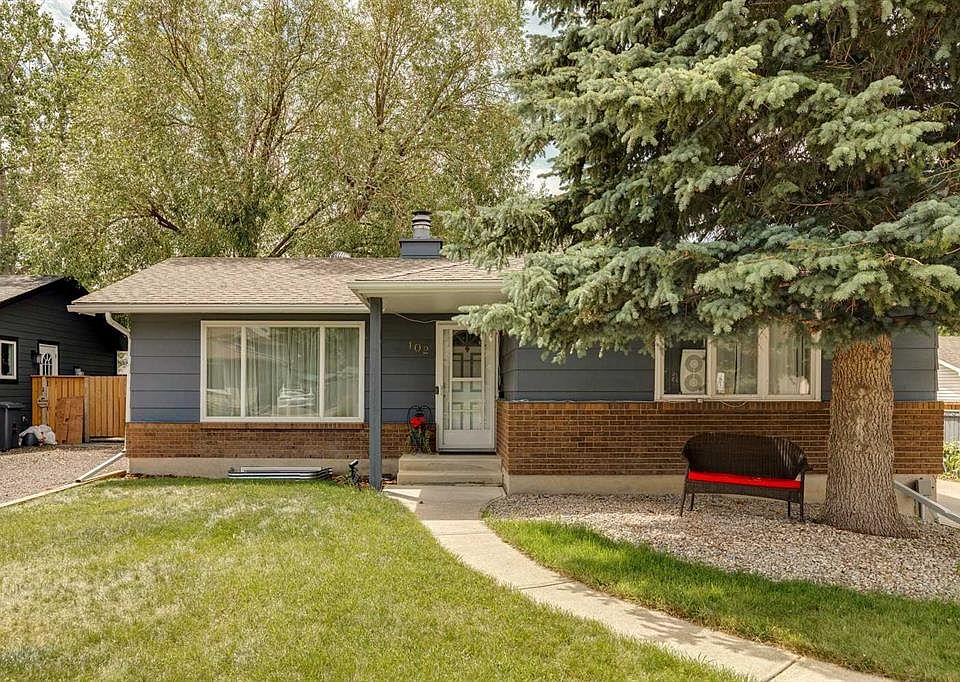 1st image of 102 N Thorson Cres
