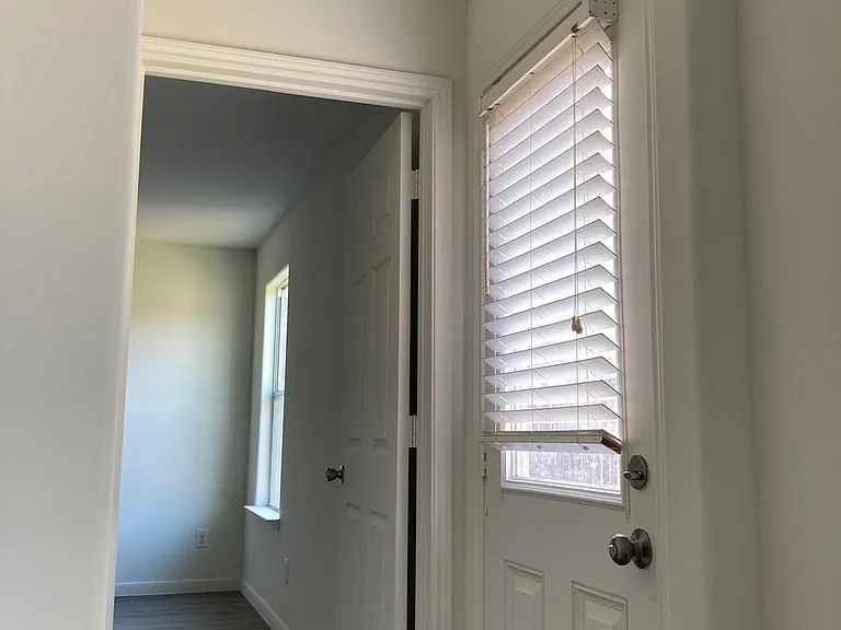 4047 Pedernales River Ln — Photo 24