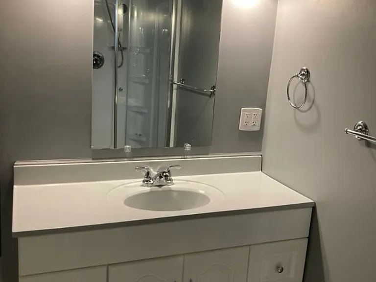 513 E Silver St — Photo 20